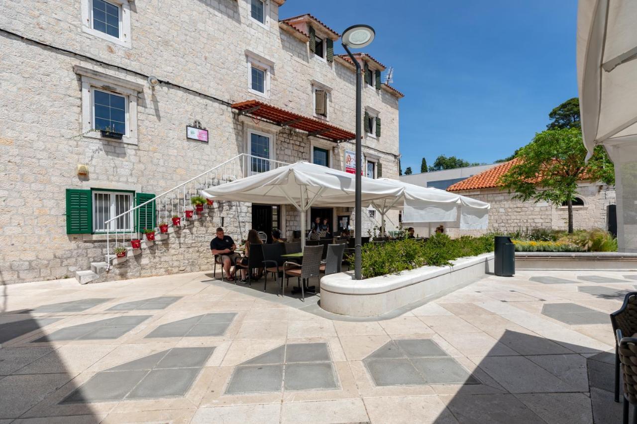 Old Bridge Trogir Hotel ภายนอก รูปภาพ
